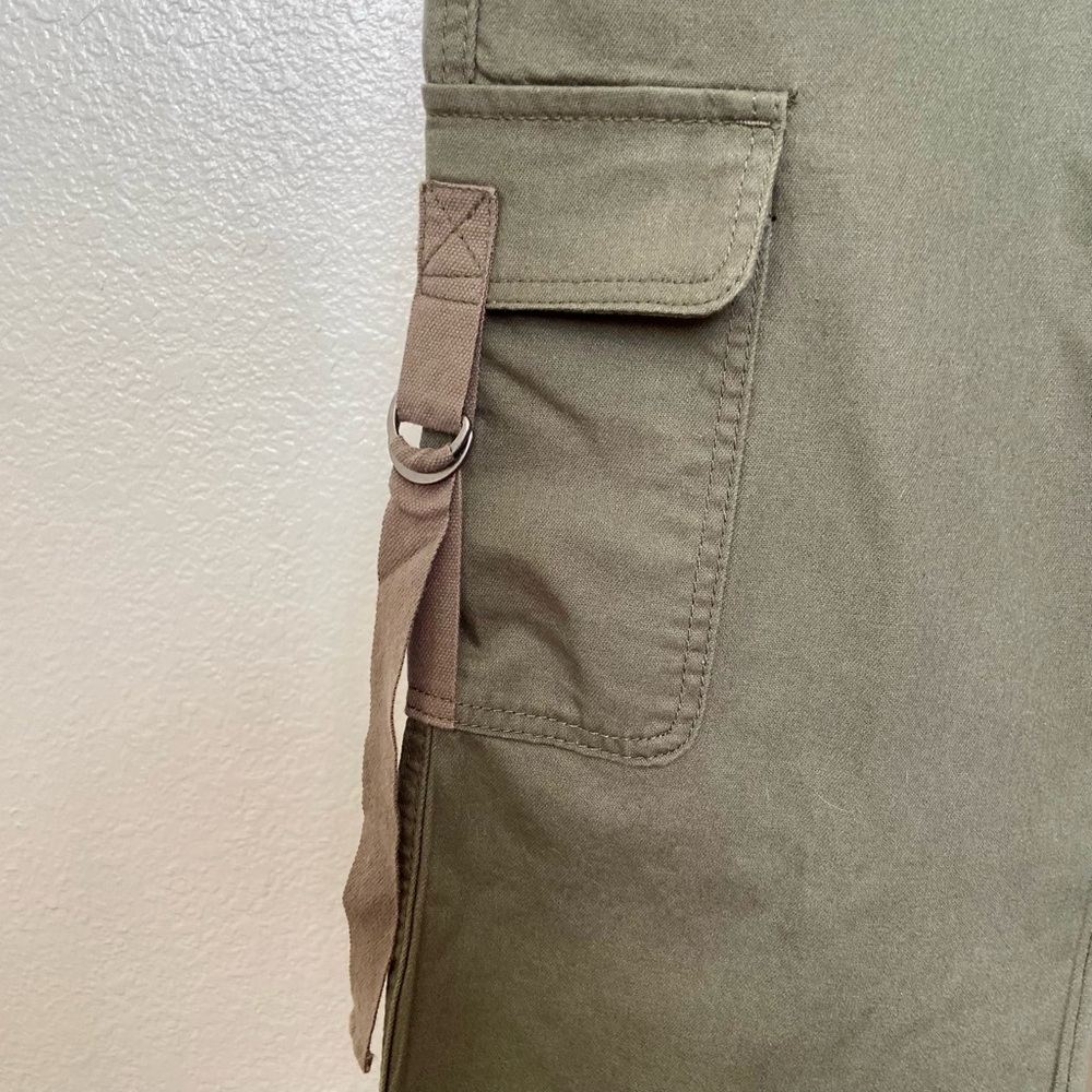 RSQ Women’s Wide Leg Olive Grunge Cargo Pants, Petite Hem - Picture 4 of 5